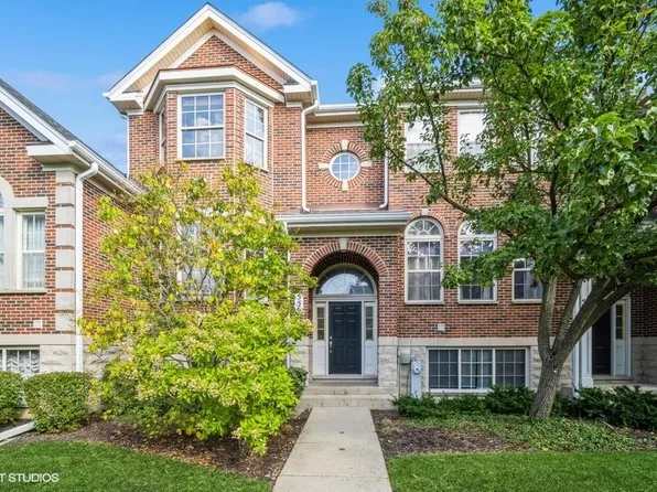 556 Prestwick Ln, Wheeling, IL 60090