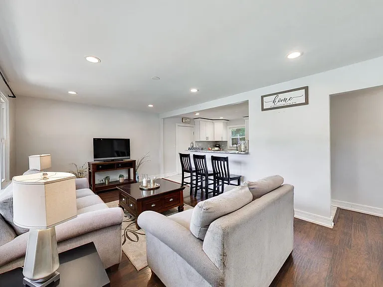 25378 W Park Ct — Photo 5