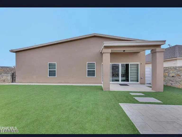 13729 Vista Lagos Ave — Photo 45