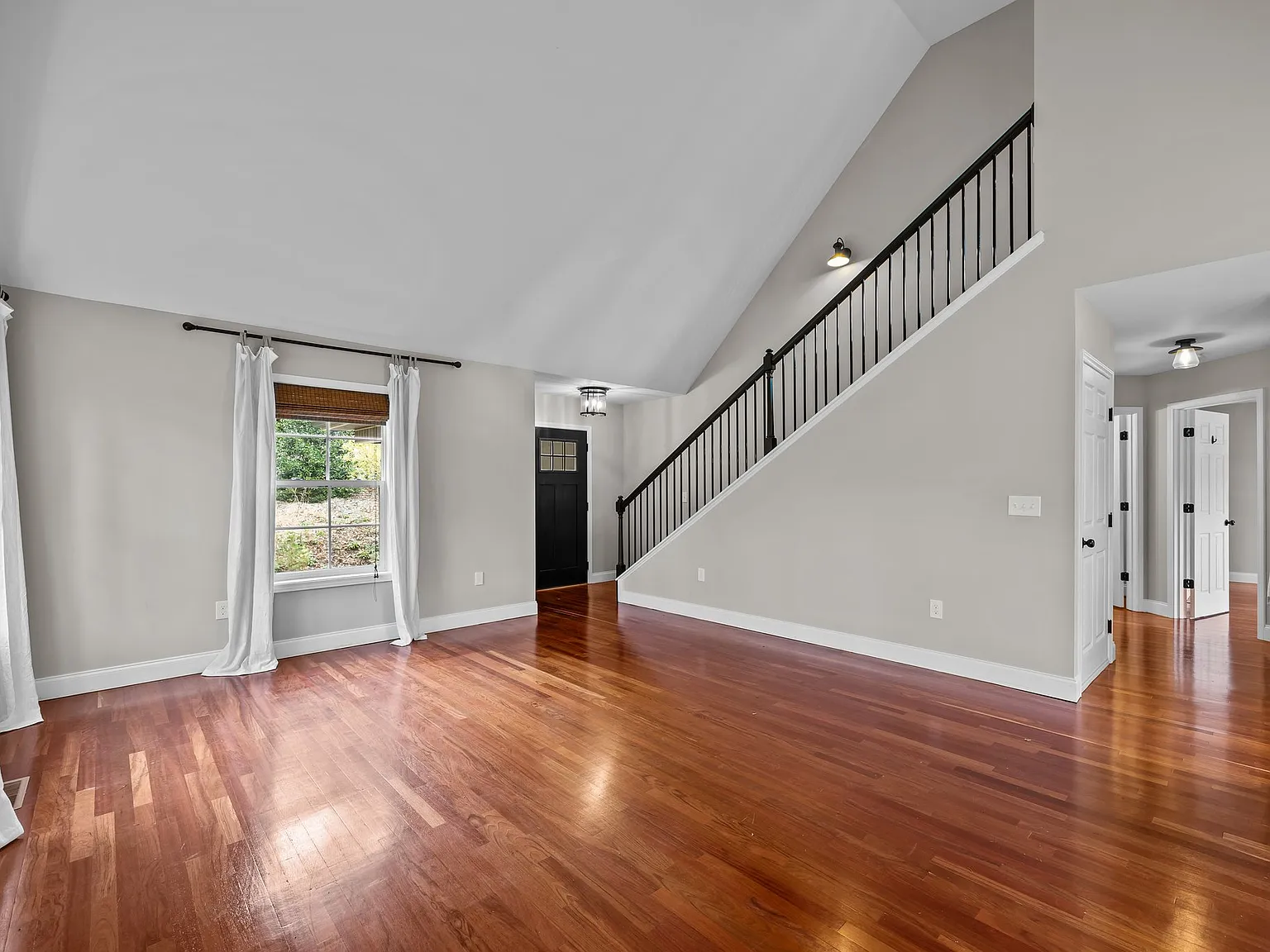 3 bed, 2.5 bath, 1557 sqft, $2,850 — Photo 4