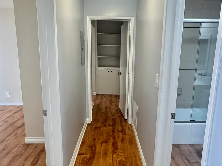 2014 S Bentley Ave #202 — Photo 13