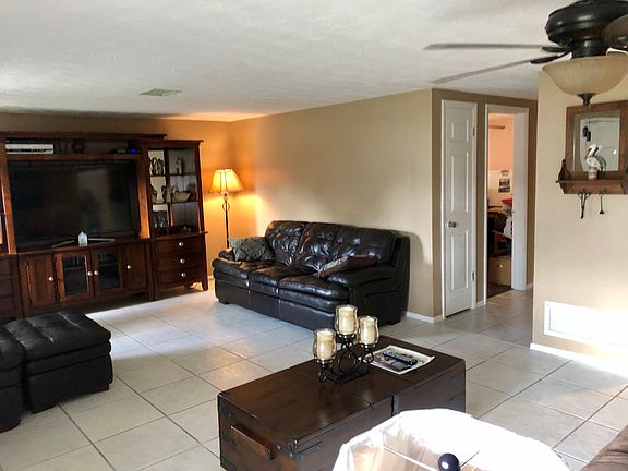 3rd image of 3441 Hoover Dr