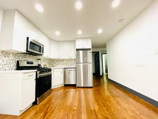 Rented by Blue Egg Realty Corp | media 23