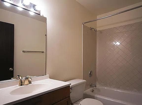 3rd image of 127 S Whispering Hills Dr APT C1