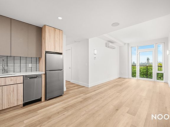 3rd image of 91 Bruckner Blvd #421