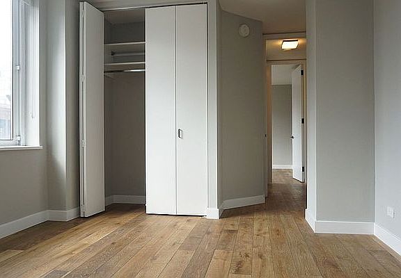 4th image of 560 W 43rd St APT 7J