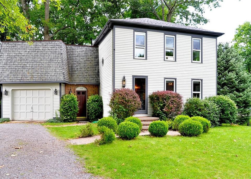 1st image of 106 Holiday Ln