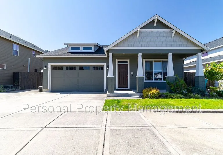 1817 NW 17th St — Photo 1