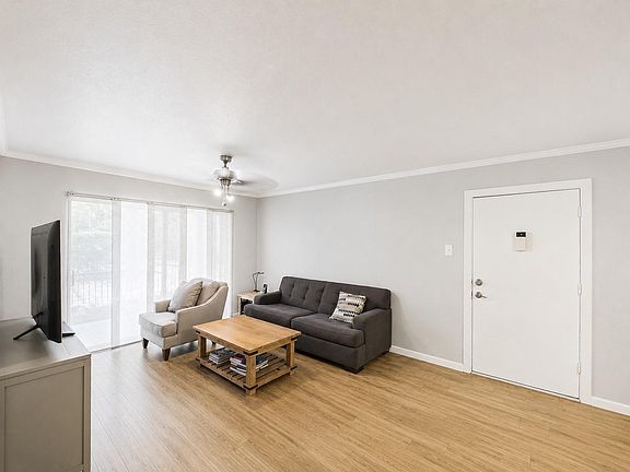 2nd image of 7555 Katy Fwy APT 49