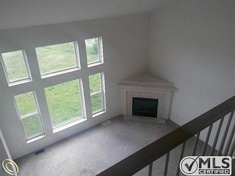 LIVING ROOM 2.jpg