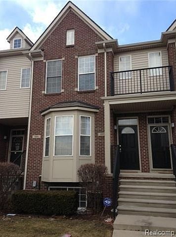 1st image of 890 Summerfield Dr #271