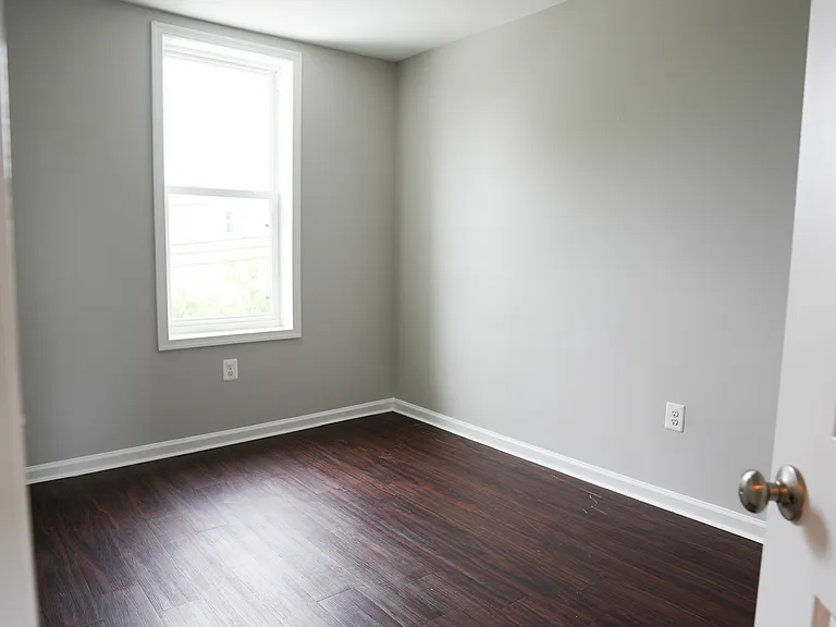 22 N Abington Ave — Photo 9