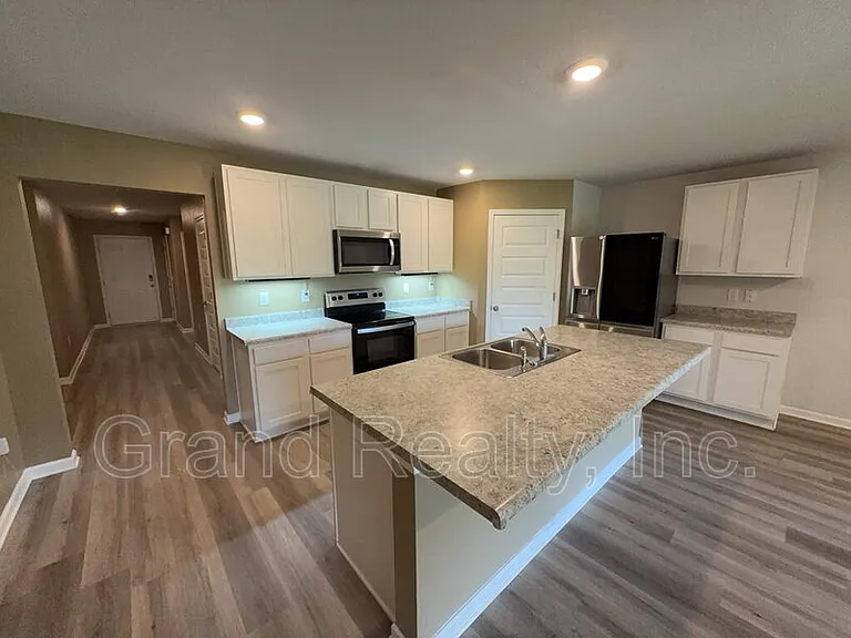 5482 Peach Dr — Photo 5