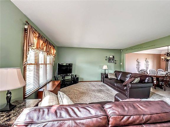 5th image of 6914 Meander Reserve Ct