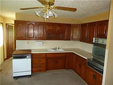 4th image of 3663 Decamp Dr