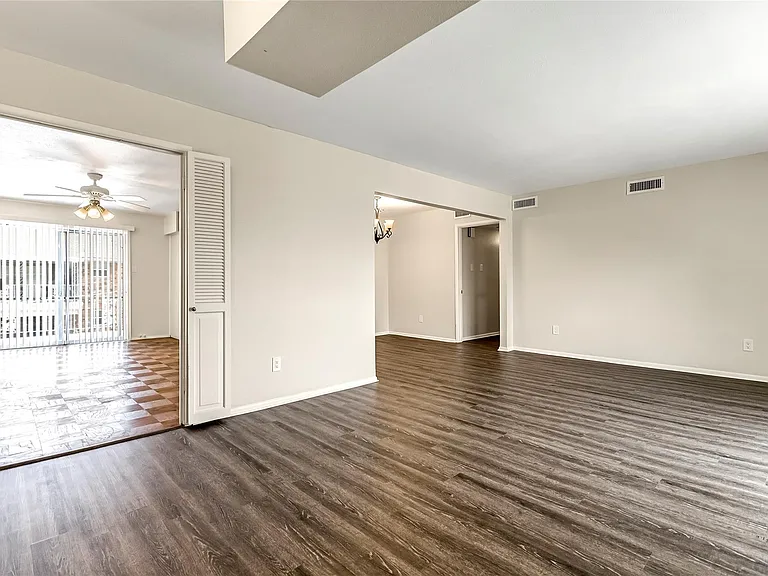 5835 E University Blvd #D — Photo 8