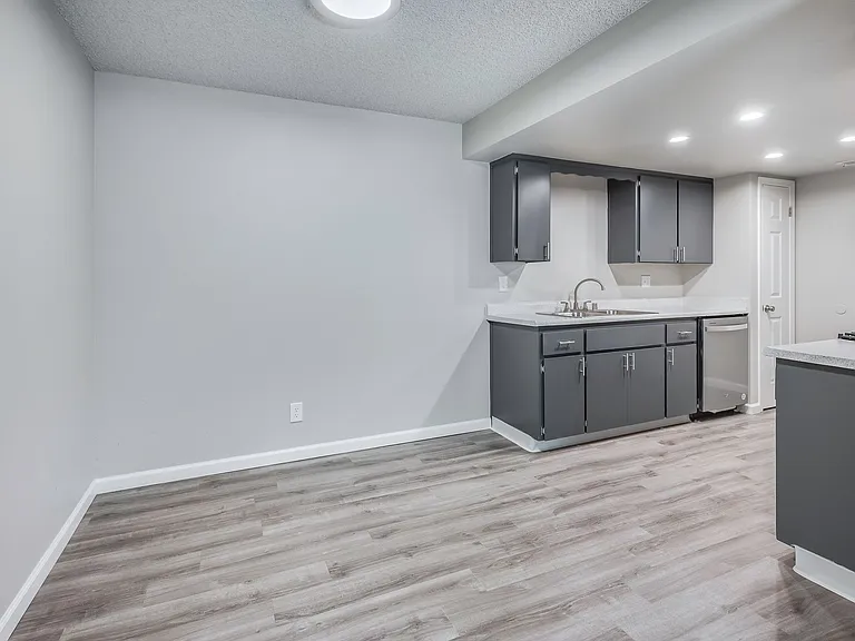 Cabernet Apartments & Duplexes — Photo 8