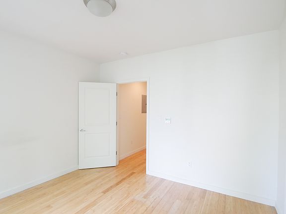 4th image of 444 E 88th St APT 2e