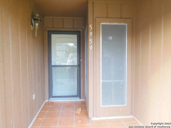 2nd image of 5959 Oak Run St