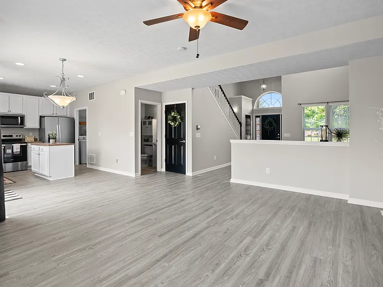14047 Avalon Blvd — Photo 7