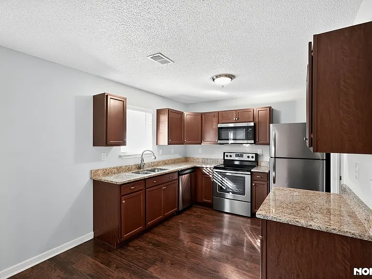 38 Princeton Glen Ct — Photo 4