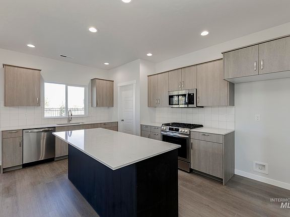 5th image of 4995 S Amorita Ave