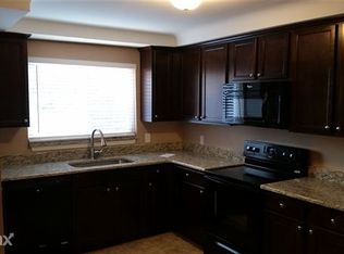 29751 Rosemont St, Roseville, MI 48066