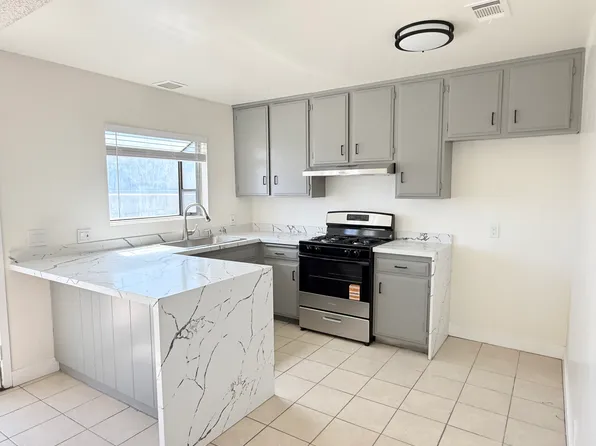 13237 Mohawk Rd APT B, Apple Valley, CA 92308