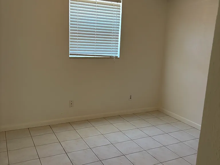 312 W Cornelius Cir — Photo 18