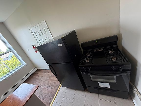 4th image of 322 Park Ave #14