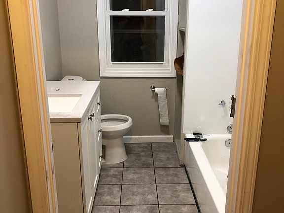 2nd image of 104 Roanoke Pkwy #2