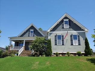 920 Queensdale Dr, Cary, NC 27519