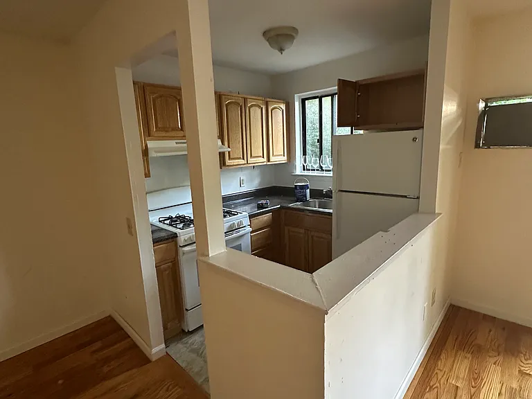 37 Odell Ave #2C — Photo 6