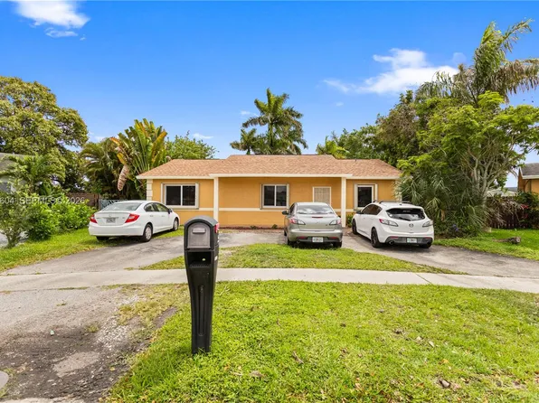 7690 SW 7th Ct, North Lauderdale, FL 33068