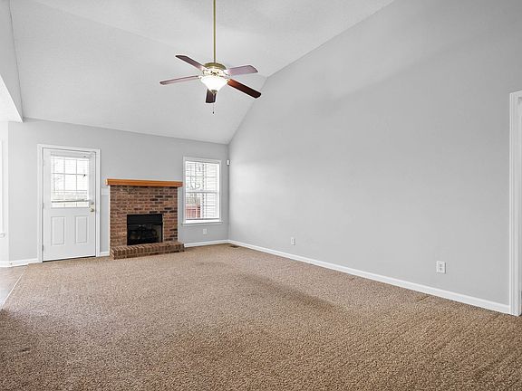 4th image of 119 West Dr