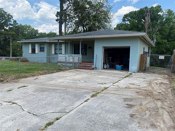 2nd image of 3556 Edgewater Dr