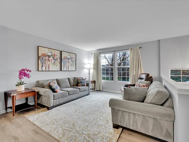 404 Belvedere Ln — Photo 33