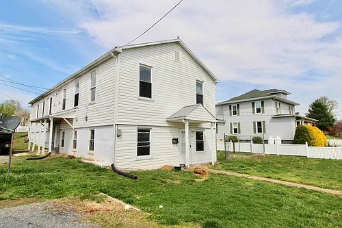 98 Lee Ave #B Photo 1