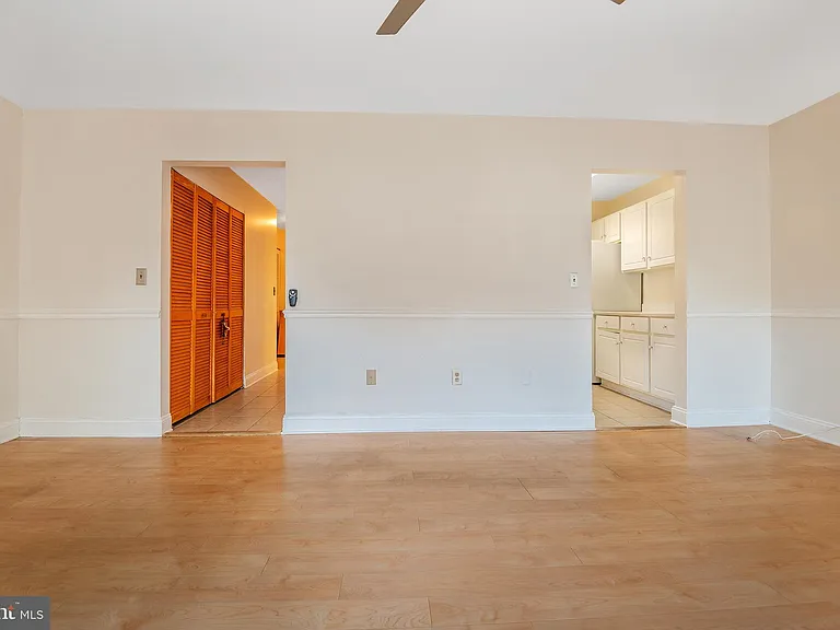 1055 Cedar Ridge Ct — Photo 7