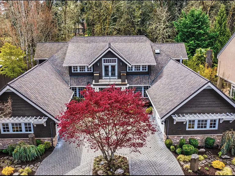 NE Brennan Ln — Photo 1