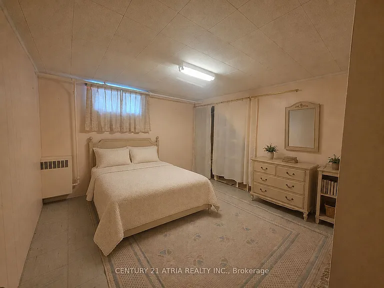 32 Meadowview Ave — Photo 20
