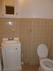 Rented by Robyn Lee, LREB