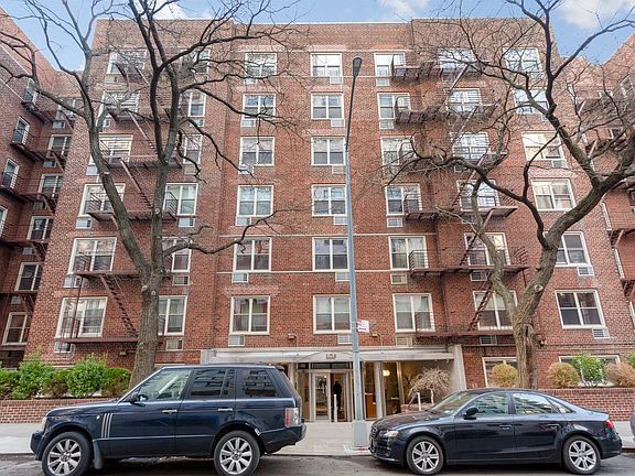5th image of 309 E 87th St APT 2T