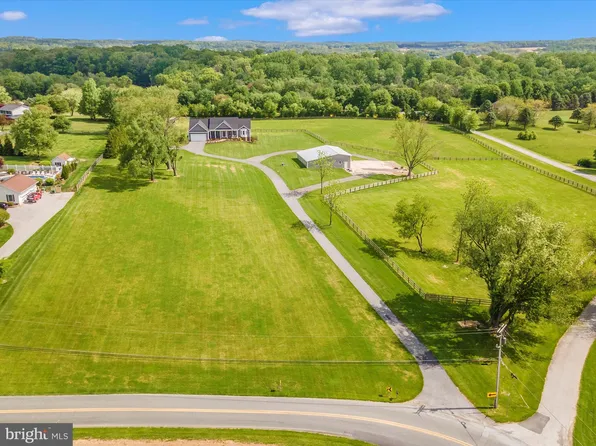 1066 Hoods Mill Rd, Woodbine, MD 21797