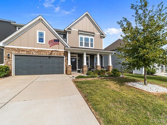 2nd image of 127 Longleaf Dr