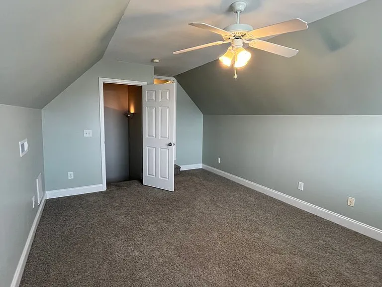 642 Hillside Dr — Photo 26