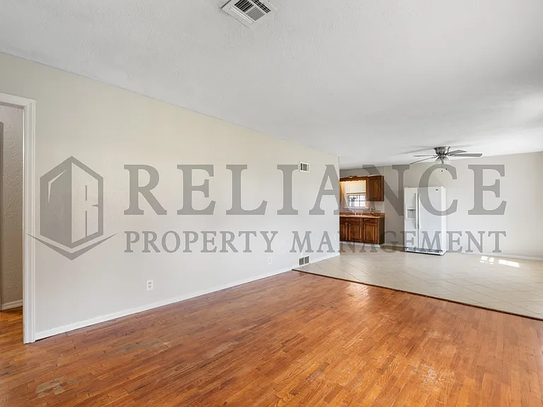 902 W Wallingford St — Photo 11