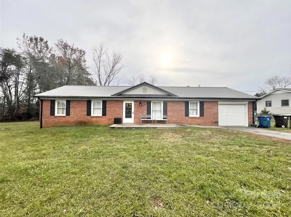 3359 Benfield Pl, Lenoir, NC 28645