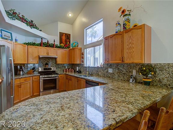 3rd image of 133 Westin Ln