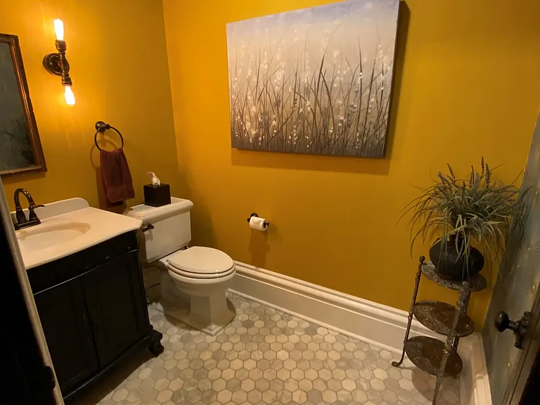410 Maple St — Photo 23